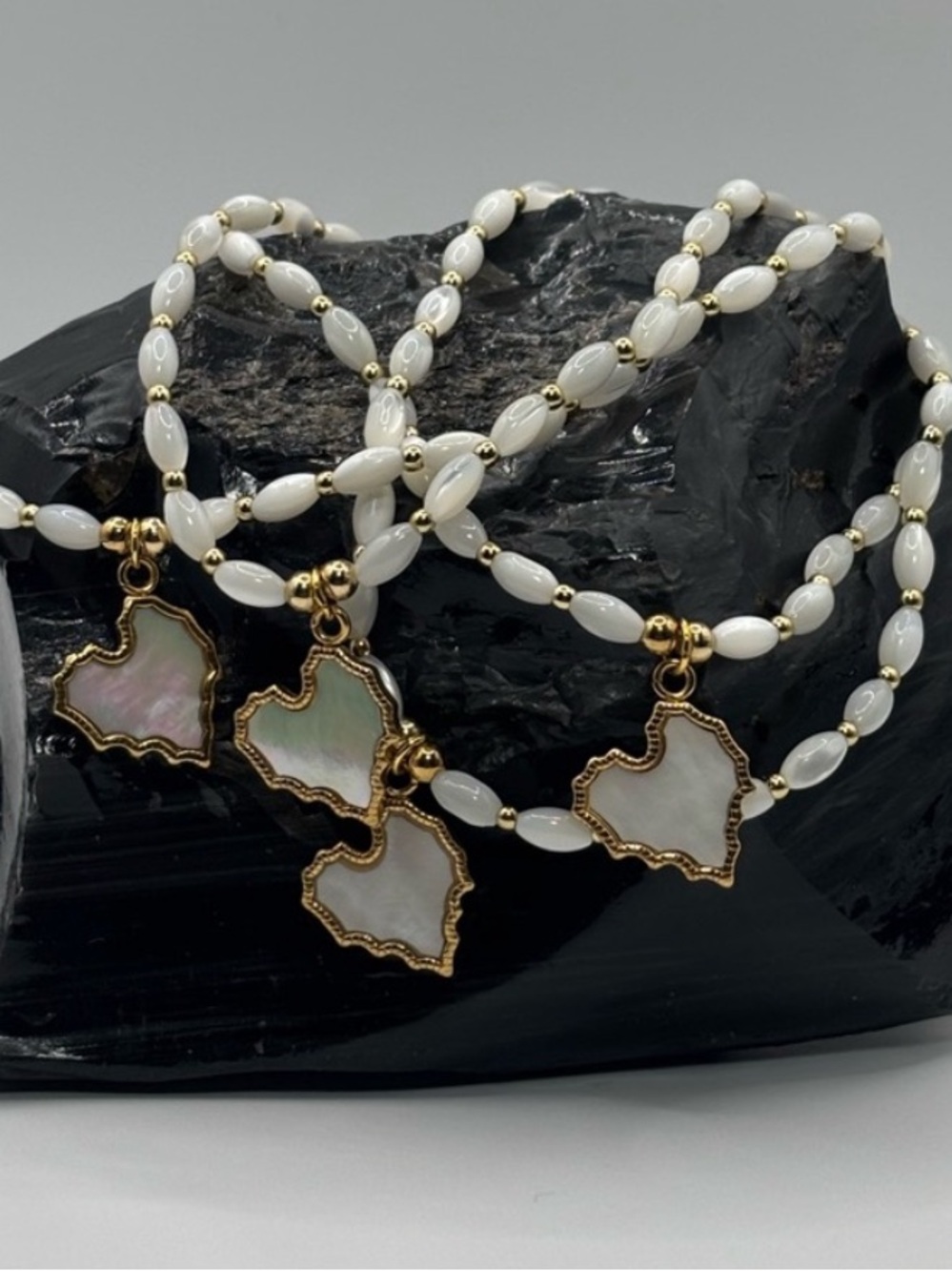 *ANKLET* S. Steel Gold Mother of Pearl and White Shell Stretchy Anklet